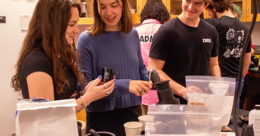 Solución al café: los estudiantes del MIT descifran la ciencia detrás de la taza perfecta